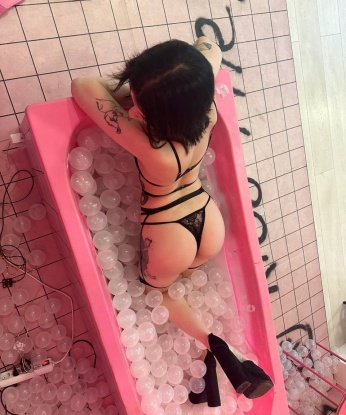 Анкета проститутки Миланочка - город Чертково, 26 лет, №9333